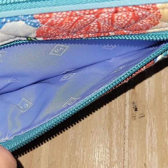 Vera Bradley RFID iconic turnkey Wallet in Shore Thing - Picture 6 of 9